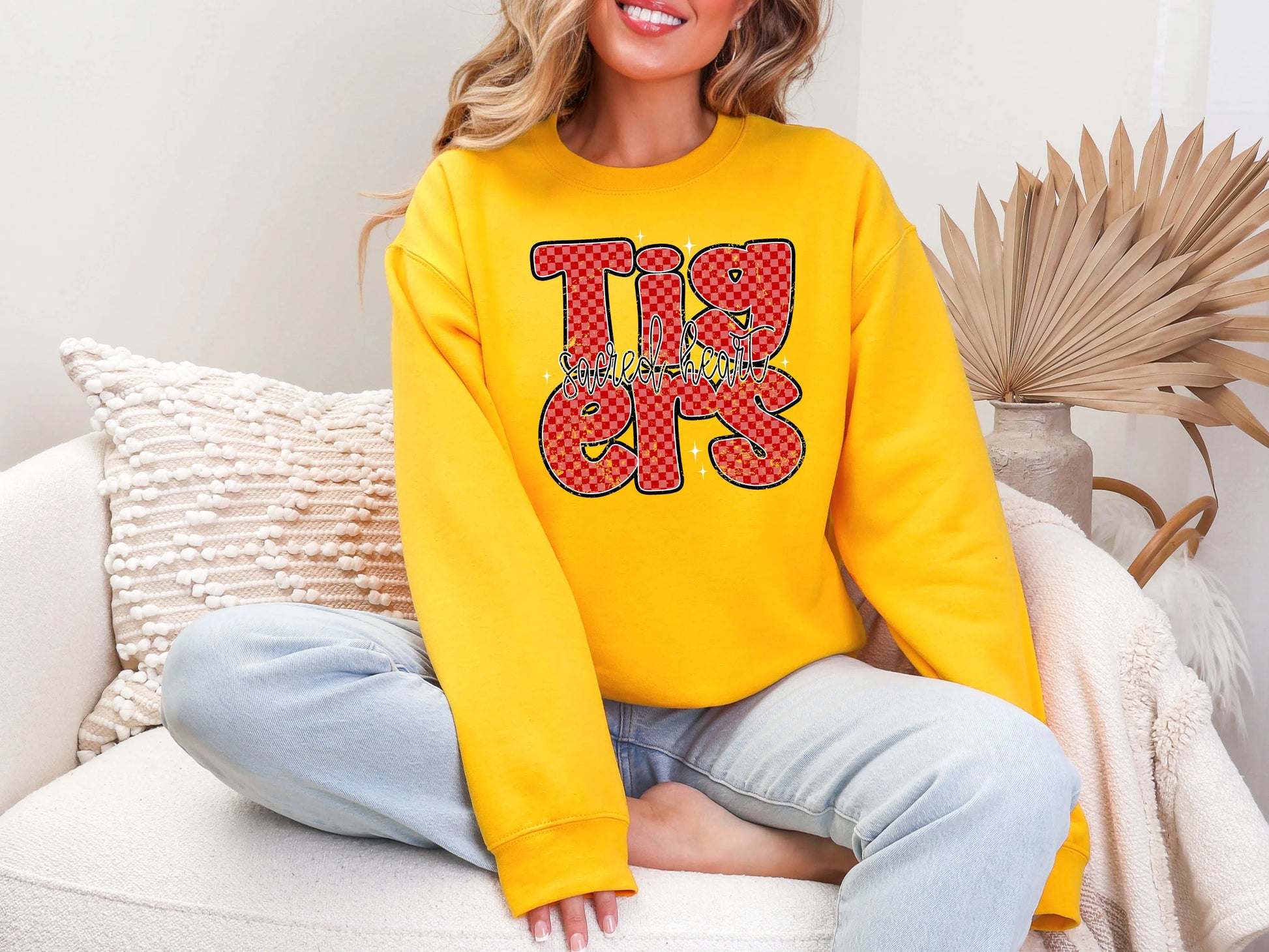 Checkered Retro - Sacred Heart Tigers DTF TRANSFER